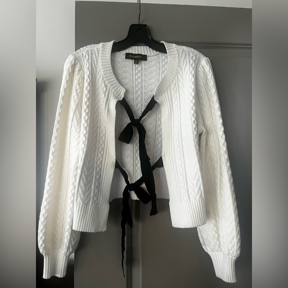 Sugarlips white and blk sweater size small